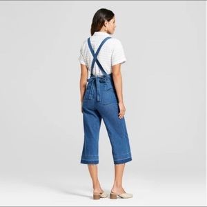 Universal thread cropped apron overalls